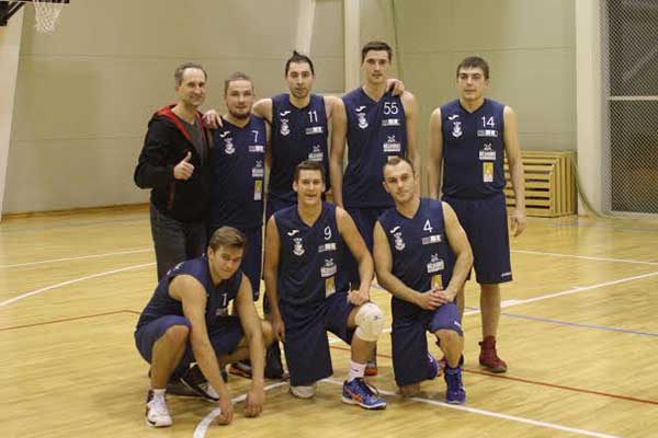 Studentu Basketbola līgā RTA/VRK komanda uzvar Banku Augstskolas komandu