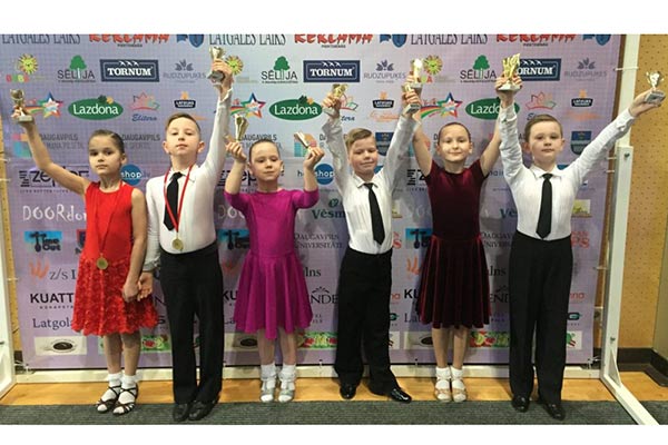 SDK “Viva” dejotāji plūc laurus starptautiskās sacensībās Daugavpilī