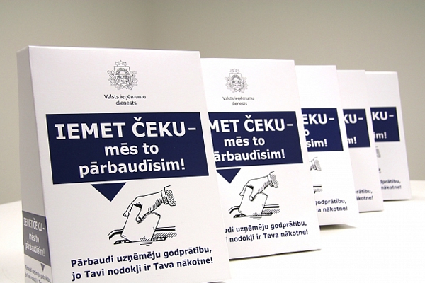 Rēzeknē turpinās VID akcija "Iemet čeku – mēs to pārbaudīsim!"