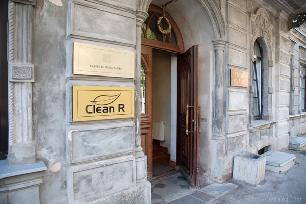 SIA „Clean R” sola nodrošināt darbu visiem SIA „Rēzeknes namsaimnieks” sētniekiem