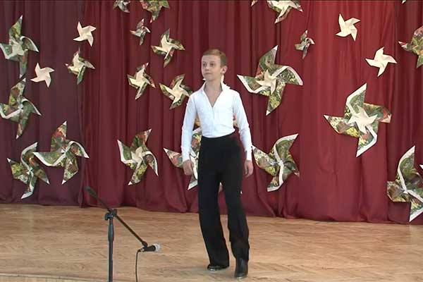 VIDEO: Rēzeknes sākumskolā viesojas stepa dejas studija “Top Tap Company”