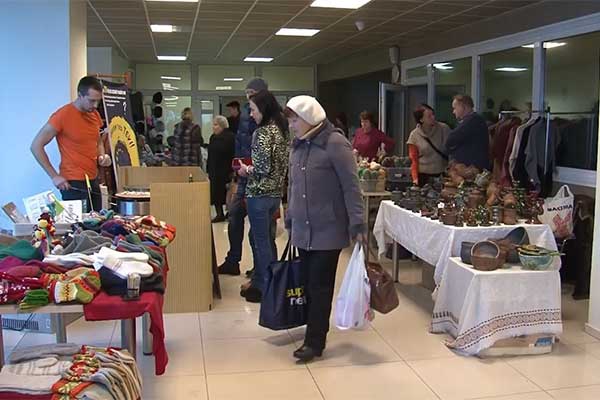 VIDEO: Rēzeknes novada tirgus “LOBS LOBAM” Ziemassvētku noskaņās