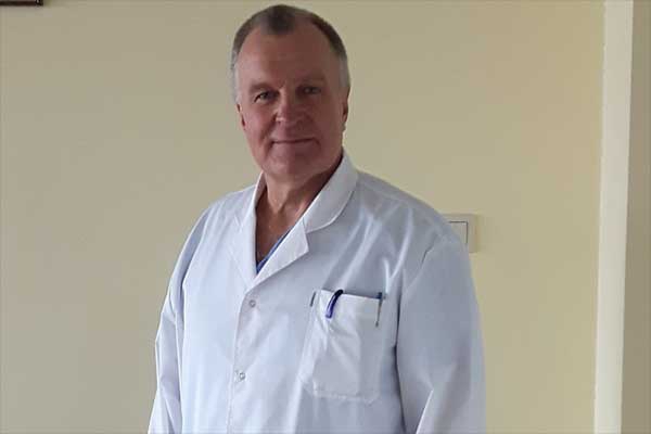 Operāciju skaitu palielina pieredzējušais ķirurgs Juris Apelis
