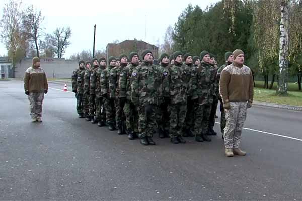 VIDEO: Rēzeknē jaunsargi gatavojas 18. novembra parādei Rīgā