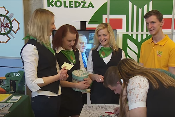 Rēzeknē jau sesto gadu tiek rīkota izstāde „Izglītība un karjera” (video)