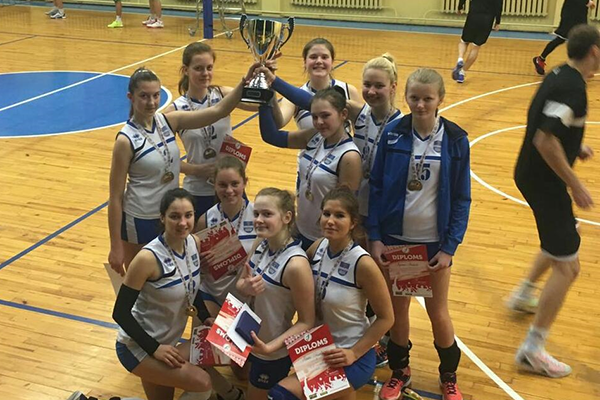 Latvijas čempionātā volejbolā par čempioni kļūst arī viena rēzekniete – Agnese Madžule