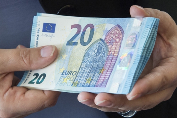 Nākamgad no viena nodokļos samaksātā eiro aizsardzībai tiks atvēlēti četri centi