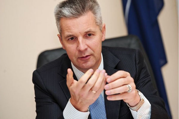 Pabriks: Priekšlikums Latvijai uzņemt 737 bēgļus ir netaisnīgi liels
