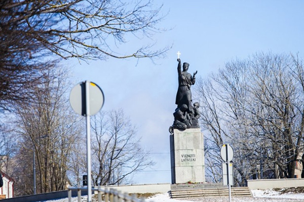 Pētījums: Visvairāk aizstāvēt Latviju ir gatavi latgalieši