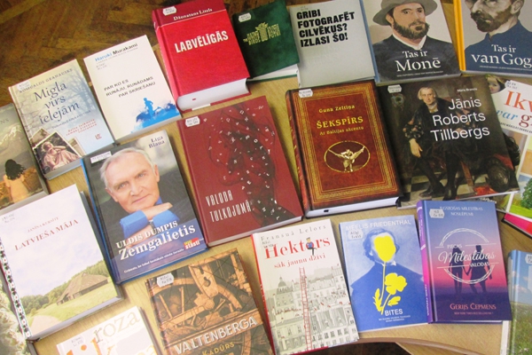 Rēzeknes bibliotēka VKKF projekta ietvaros saņem 59 grāmatas