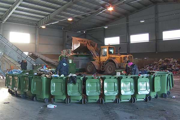 VIDEO: Rēzeknes novadā ievieš atkritumu šķirošanas sistēmu