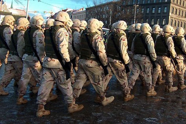 Latvija nevar atļauties atjaunot obligāto militāro dienestu