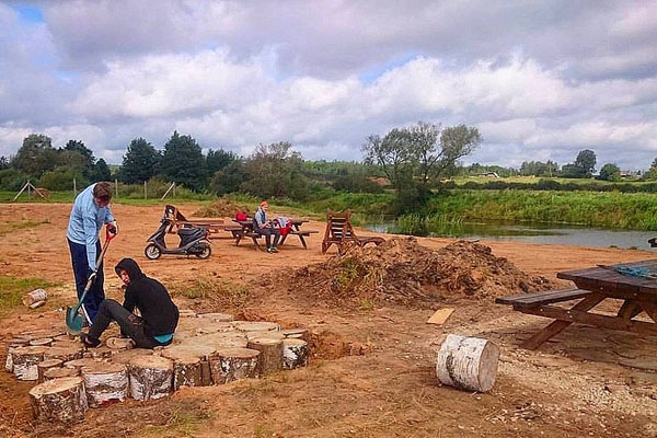 Skolēnu nodarbinātība vasaras brīvlaikā: Kārsavas novada pašvaldība iesaista 13 skolēnus