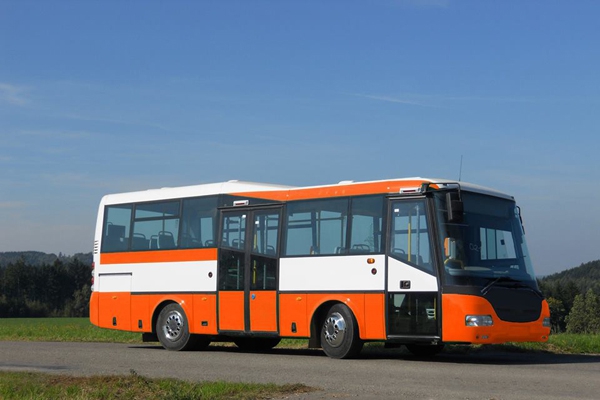 Jaunajiem SIA „Rēzeknes Satiksme” autobusiem izvēlēta apelsīnu krāsa
