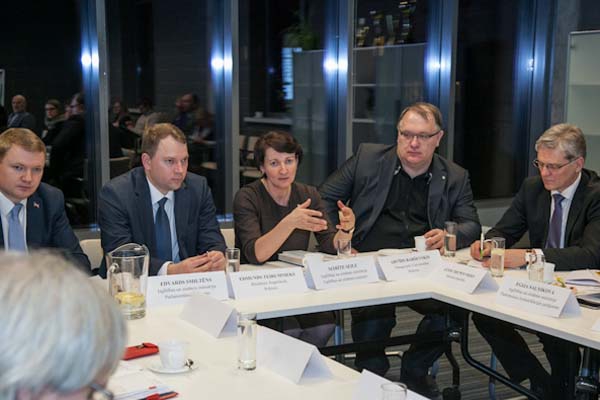 Izglītības un zinātnes ministre Mārīte Seile apmeklēja Rēzeknes Augstskolu