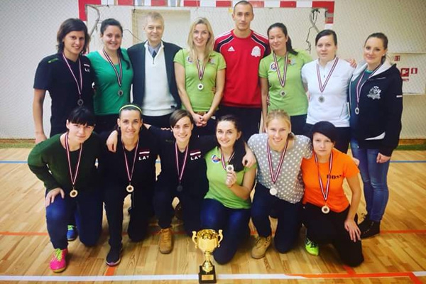 VRS sieviešu futbola izlasei otrā vieta IeM atklātā čempionātā