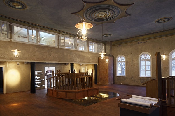 Rēzeknes Zaļā sinagoga ielūdz interesentus uz divu izstāžu atklāšanu
