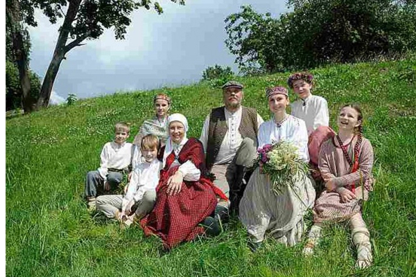 Rēzeknes folkloras kopa “Vīteri” – ar latgalisku pašcieņu