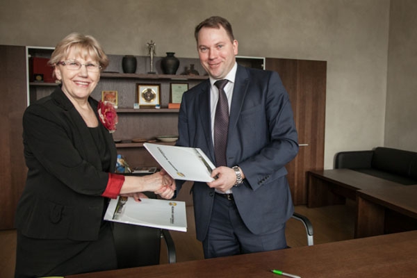 Noslēgts sadarbības līgums starp Rēzeknes Augstskolu un Rēzeknes 6. vidusskolu