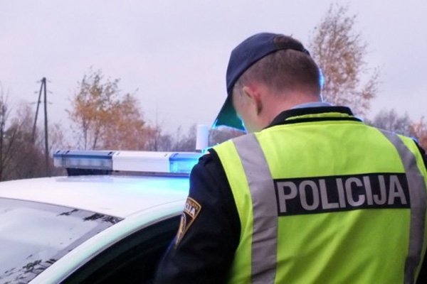 Policijas ziņas: Kārsavas novadā atrod 50 litrus brāgas