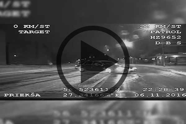 VIDEO: Rēzeknē aiztur agresīvu BMW autovadītāju