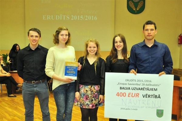 Konkursā “Erudīts 2016” triumfē Nautrēnu vidusskolas komanda