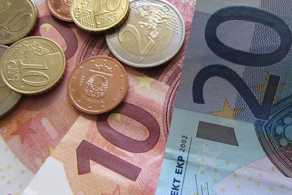 Rēzeknes pilsētas pašvaldība atbalstīs pirmklasniekus 15 eiro apmērā