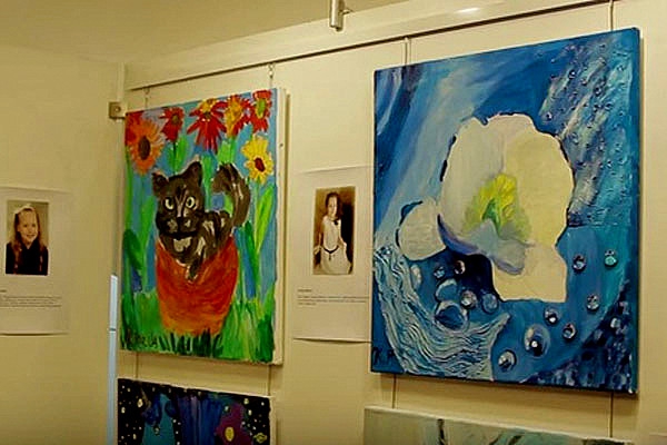 VIDEO:Latgales vēstniecībā “Gors” aplūkojama bērnu zīmējumu izstāde