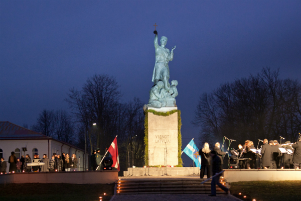 11. novembrī tiks ierobežota satiksme pie pieminekļa “Vienoti Latvijai"