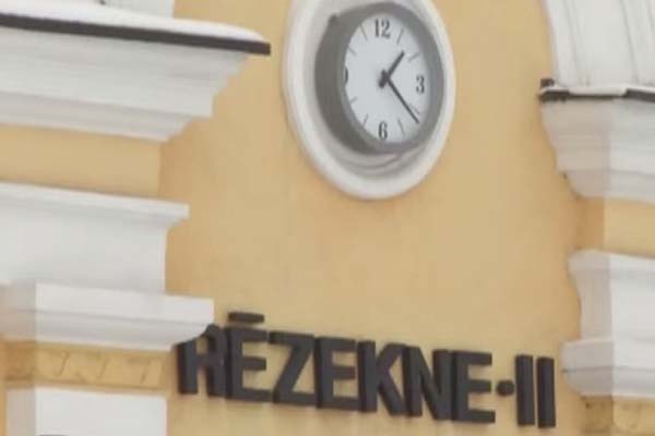 VIDEO: Iedzīvotāji Latgalē satraukti par iespējamām izmaiņām vilcienu satiksmē Rēzekne-Zilupe