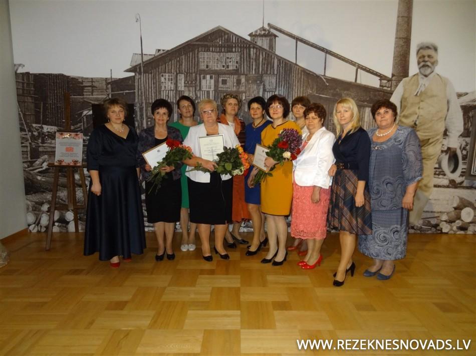 Atzīmējot Bāriņtiesu Latvijā 20. gadadienu, apbalvojumus saņem arī Rēzeknes novada Bāriņtiesu darbinieki